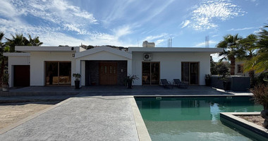 FOR RENT | Spacious Four-Bedroom Bungalow with Private Pool & Landscaped Garden in Parekklisia