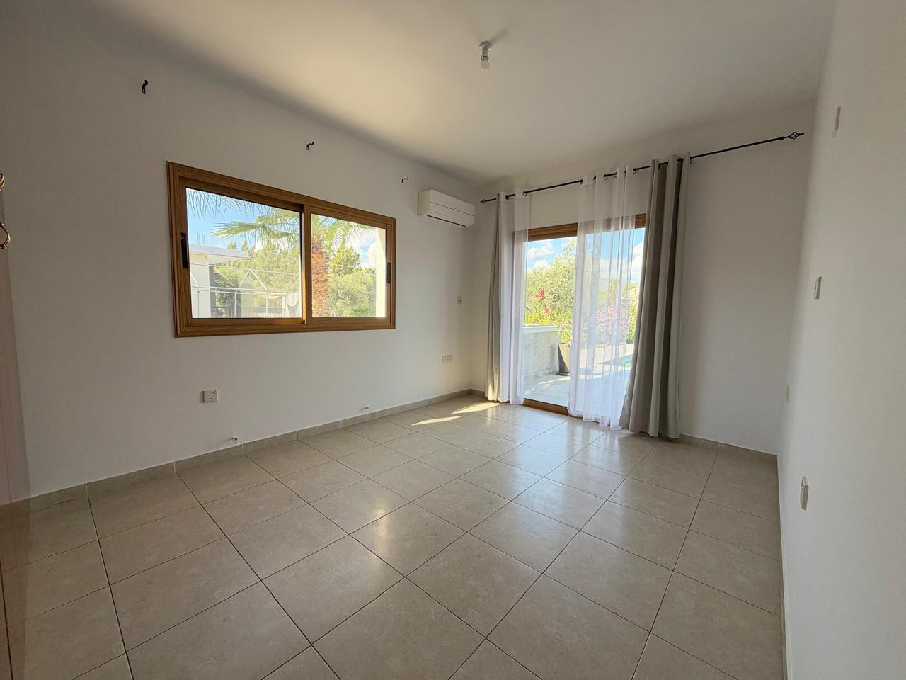 Bungalow 4 Schlafzimmer 170 m² in Parekklisia, Zypern