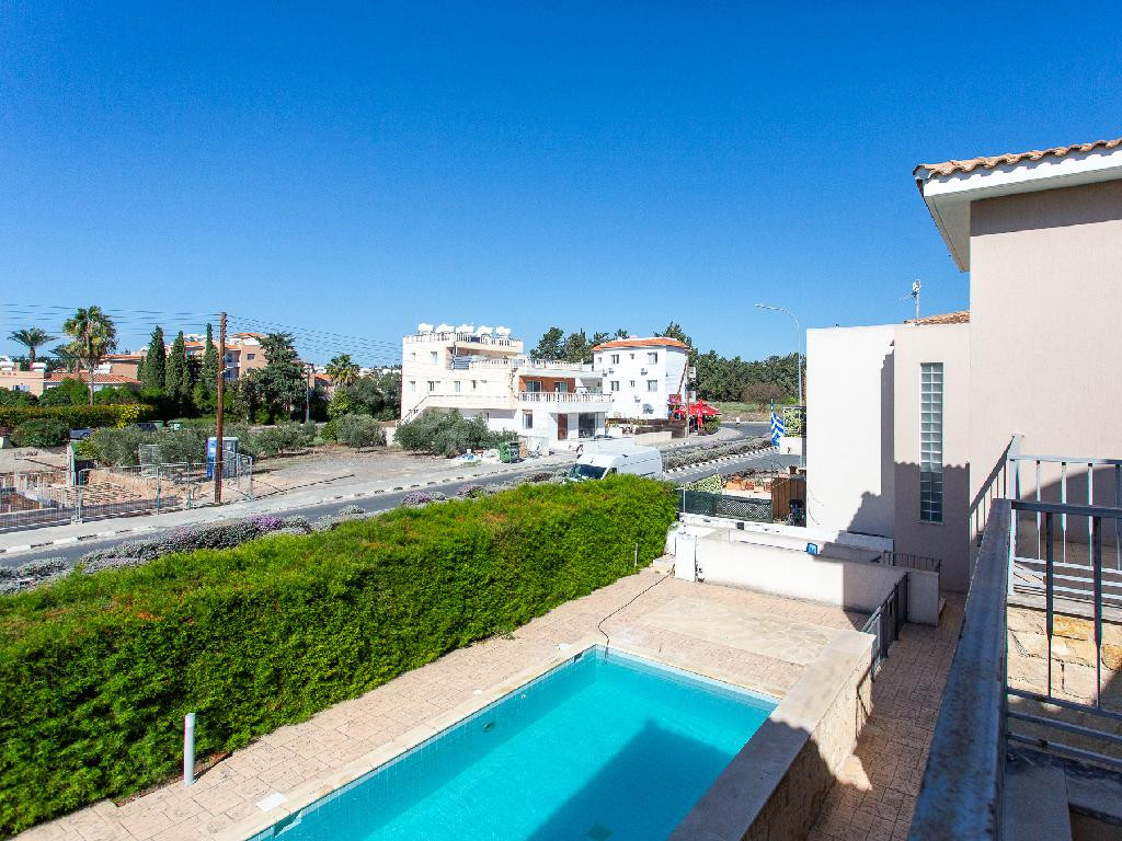 One-Bedroom Apartment for Sale in Universal, Paphos – Separate Title Deed