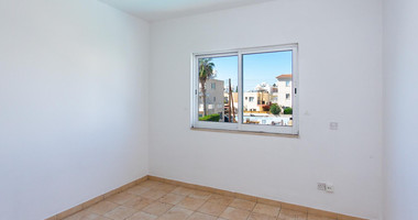 One-Bedroom Apartment for Sale in Universal, Paphos – Separate Title Deed