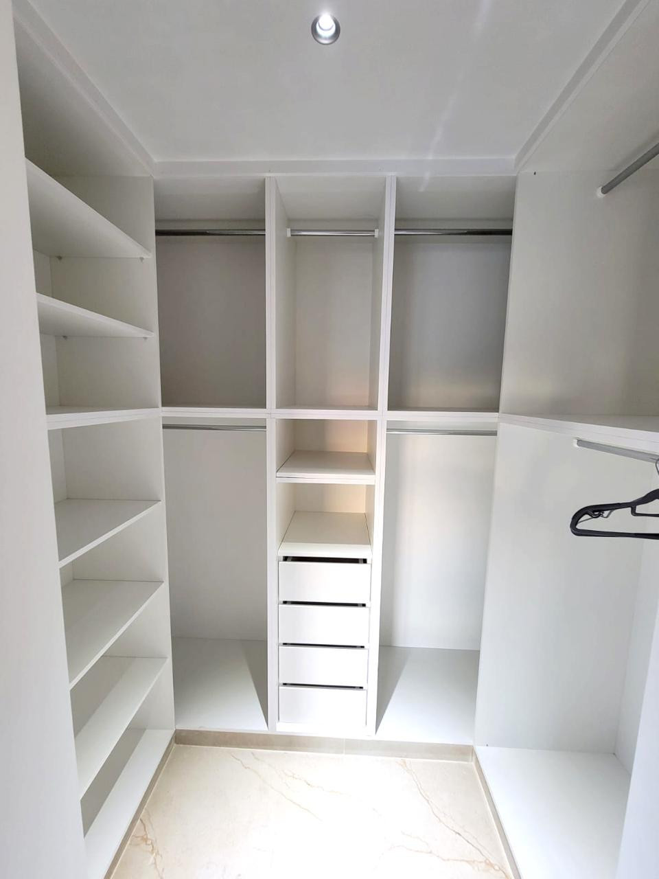 Mieszkanie 2 pokoi 90 m² w Kato Polemidion Municipality, Cypr