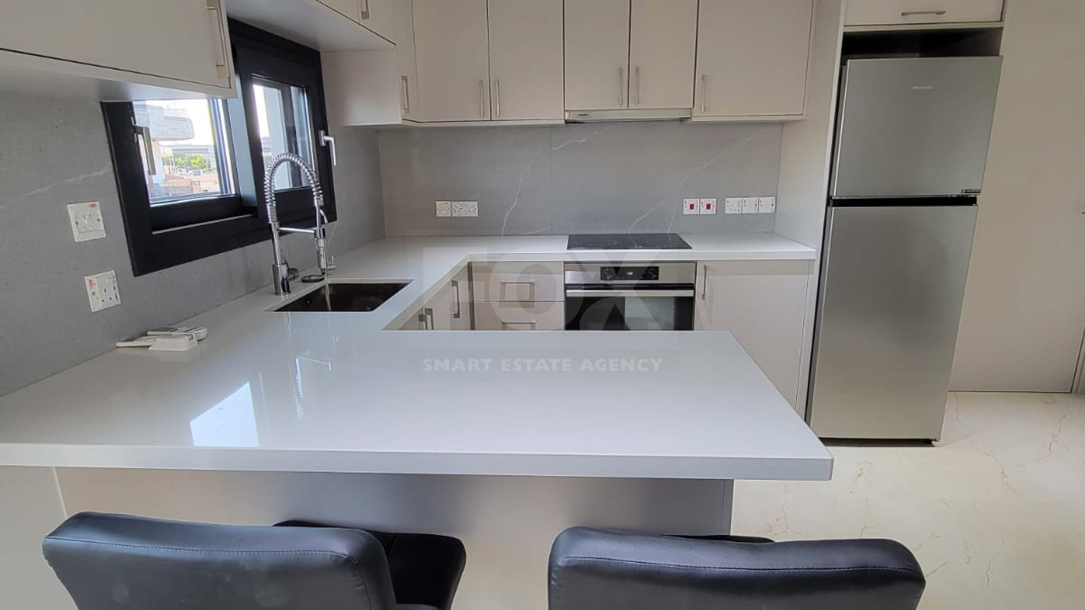 Brand new furnished one bedroom penthouse apartment with roof terrace for rent in Agios Georgios Havouzas, Limassol