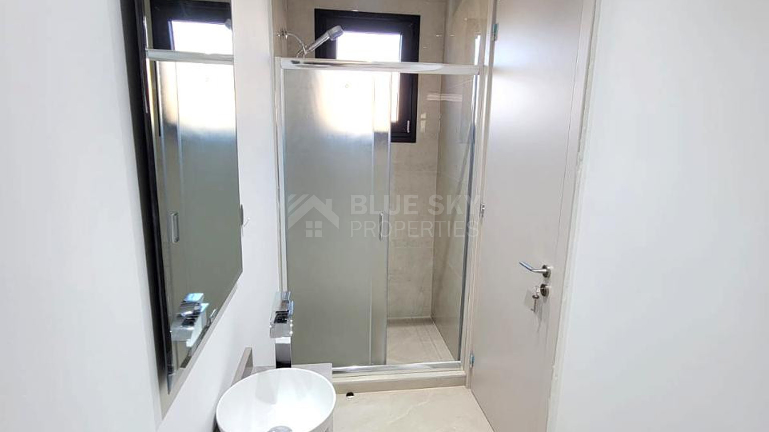 Brand new furnished one bedroom penthouse apartment with roof terrace for rent in Agios Georgios Havouzas, Limassol