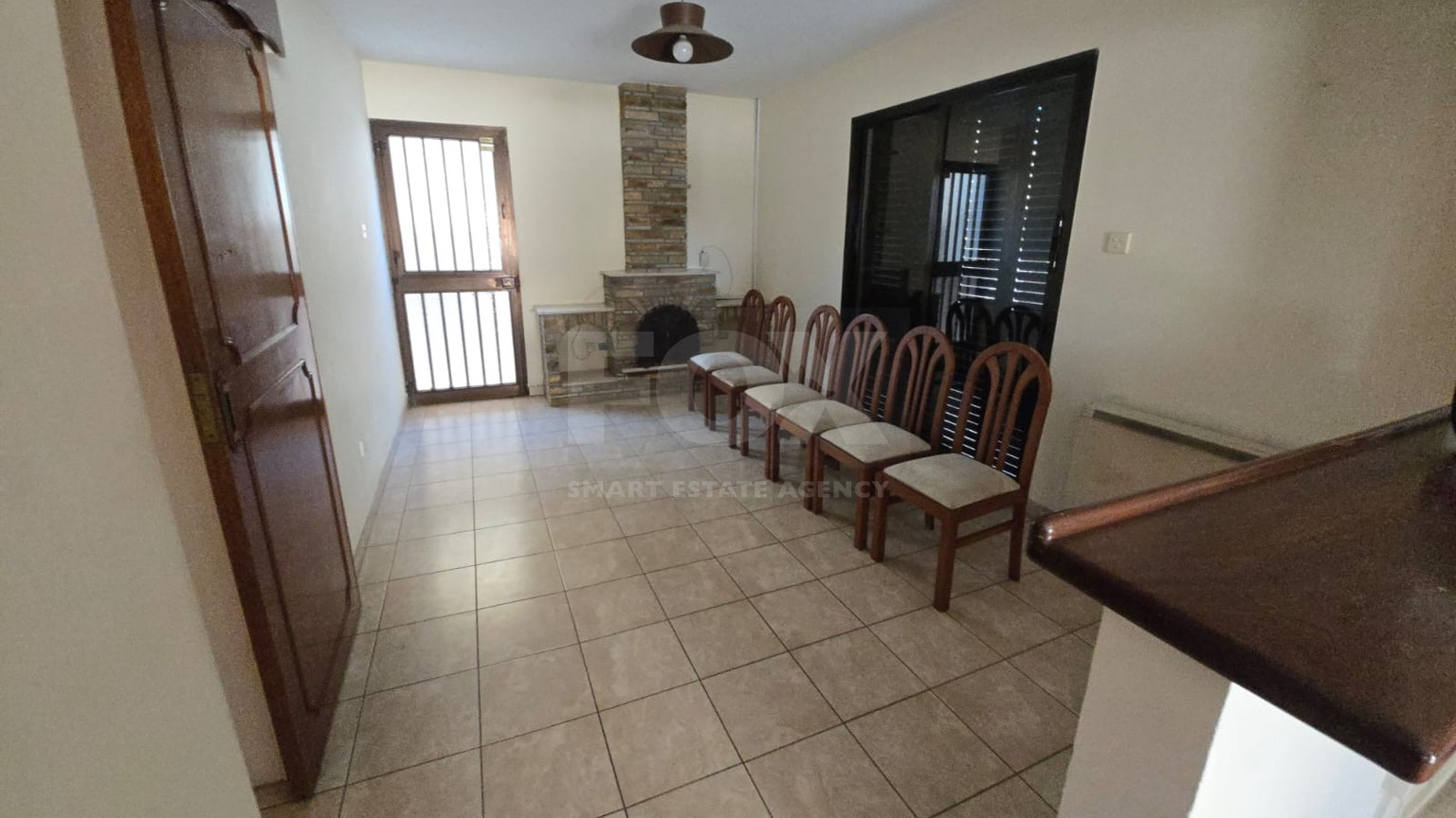 Spacious 3-Bedroom Apartment in Agia Fyla – 170 m² with Large Back Veranda
