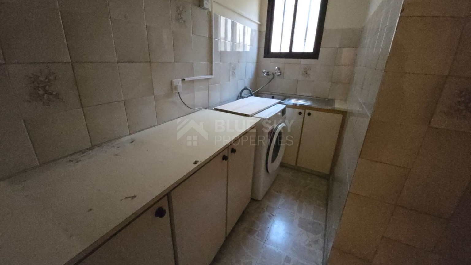 Spacious 3-Bedroom Apartment in Agia Fyla – 170 m² with Large Back Veranda