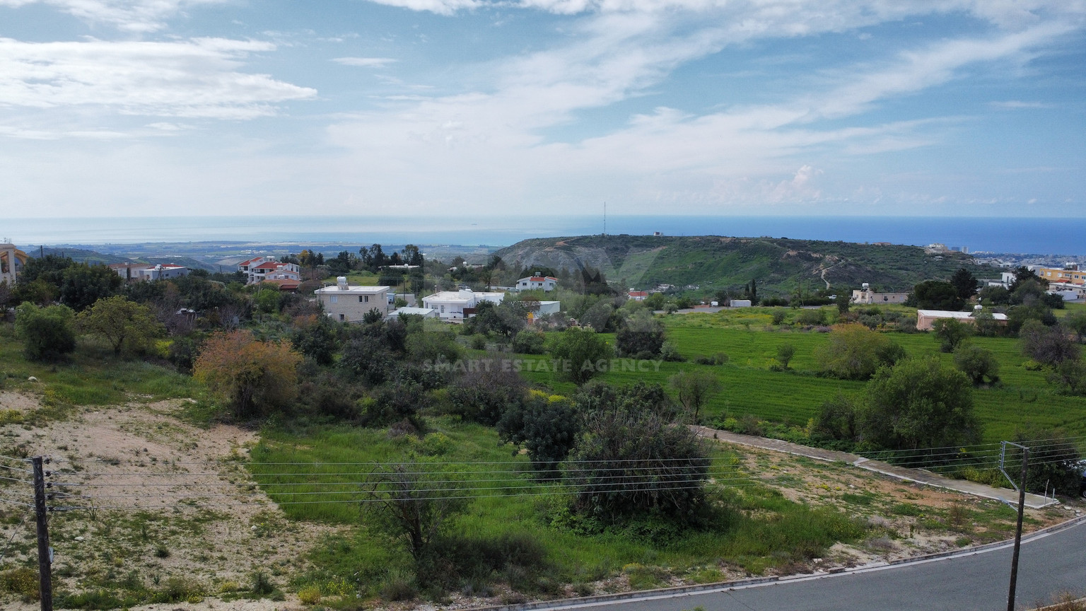 Plot for Sale in Armou: Quiet Area with Sea Views