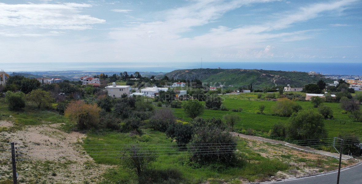 Plot for Sale in Armou: Quiet Area with Sea Views