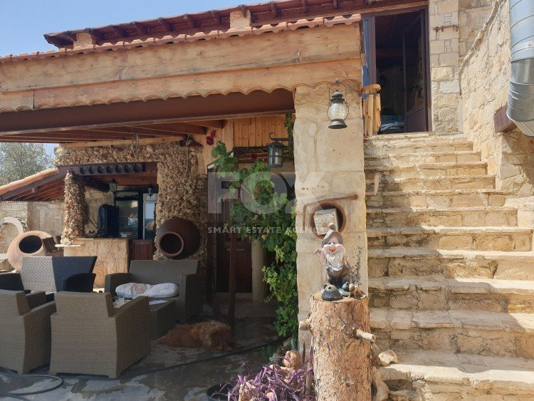 Modern Four Bedroom Home with Pool in Pachna