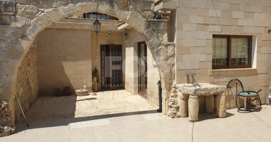 Modern Four Bedroom Home with Pool in Pachna