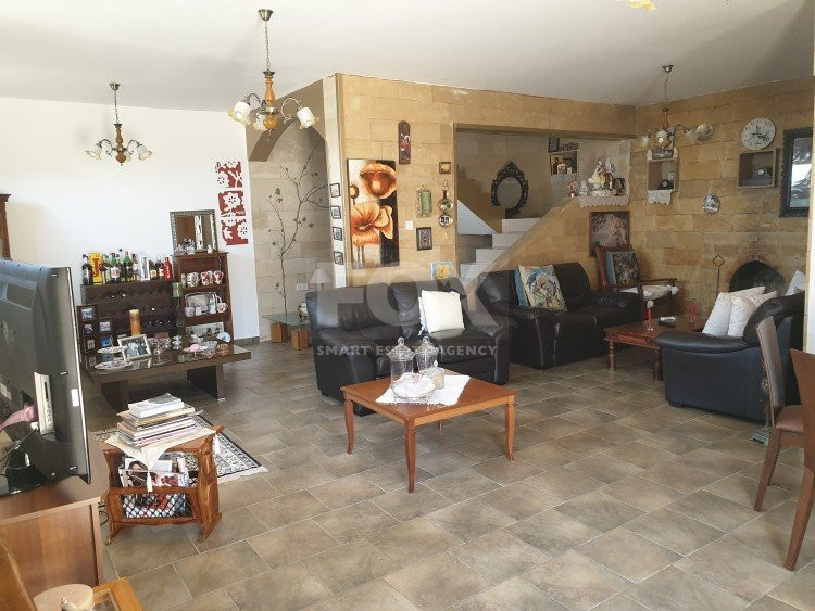 Modern Four Bedroom Home with Pool in Pachna