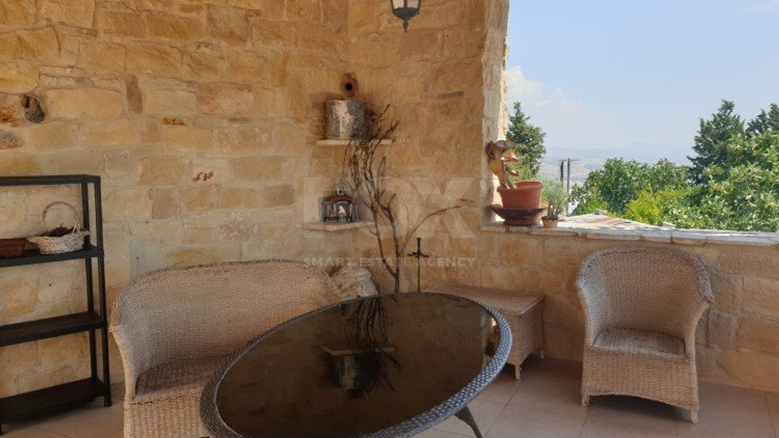 Modern Four Bedroom Home with Pool in Pachna