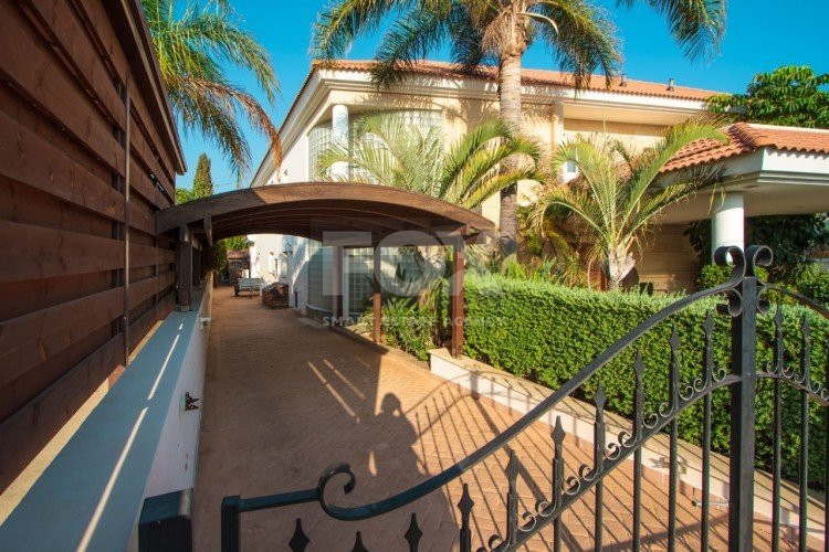 7 Bed House For Sale In Agios Athanasios Limassol Cyprus