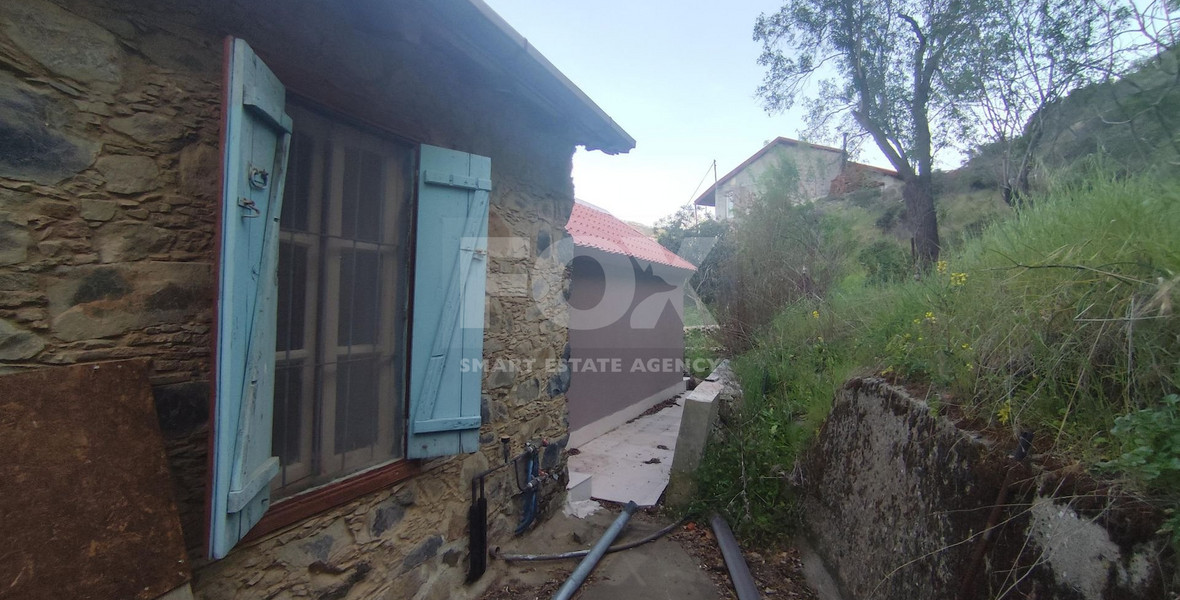 Partially Furnished Semi-Detached House in Treis Elies