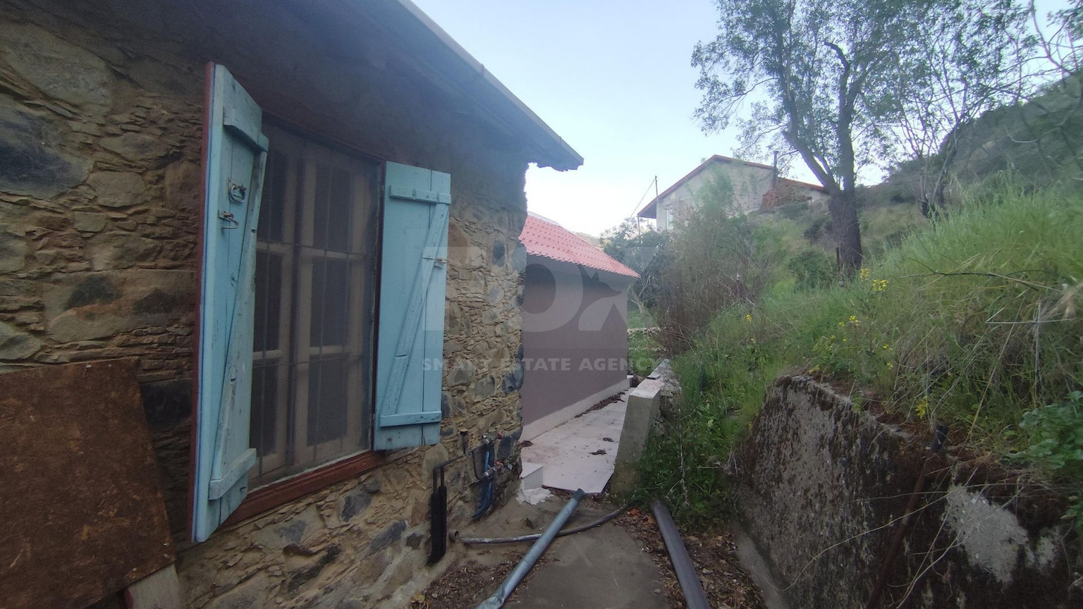 Partially Furnished Semi-Detached House in Treis Elies