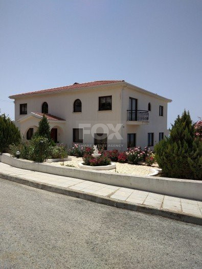 Five bedroom House in Tala-Paphos