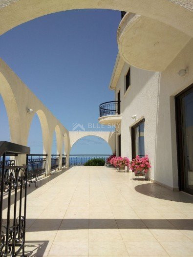 Five bedroom House in Tala-Paphos