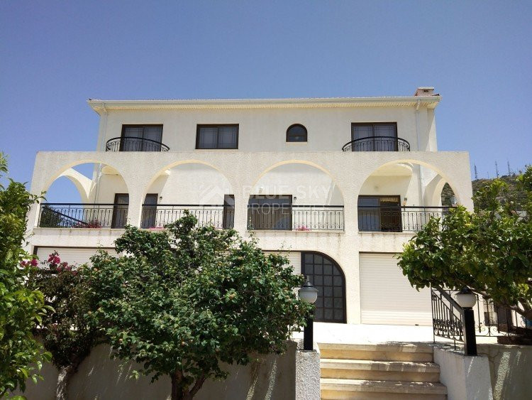 Five bedroom House in Tala-Paphos