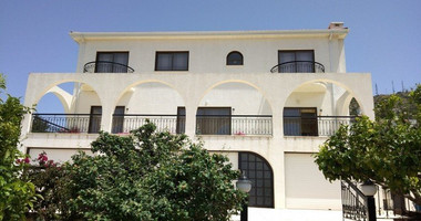 Five bedroom House in Tala-Paphos