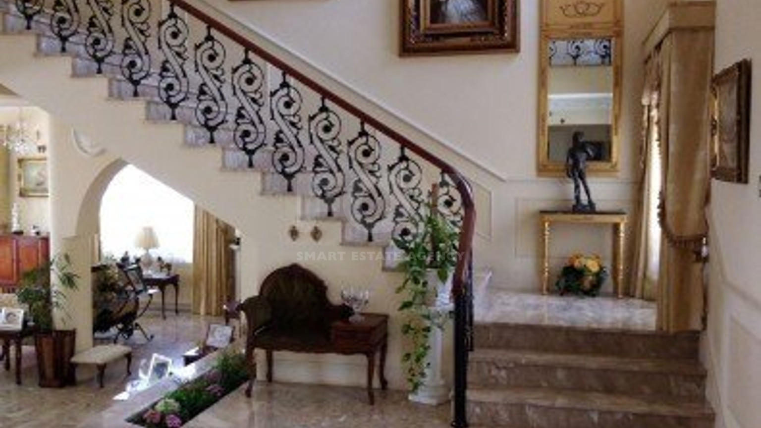 Five bedroom House in Tala-Paphos
