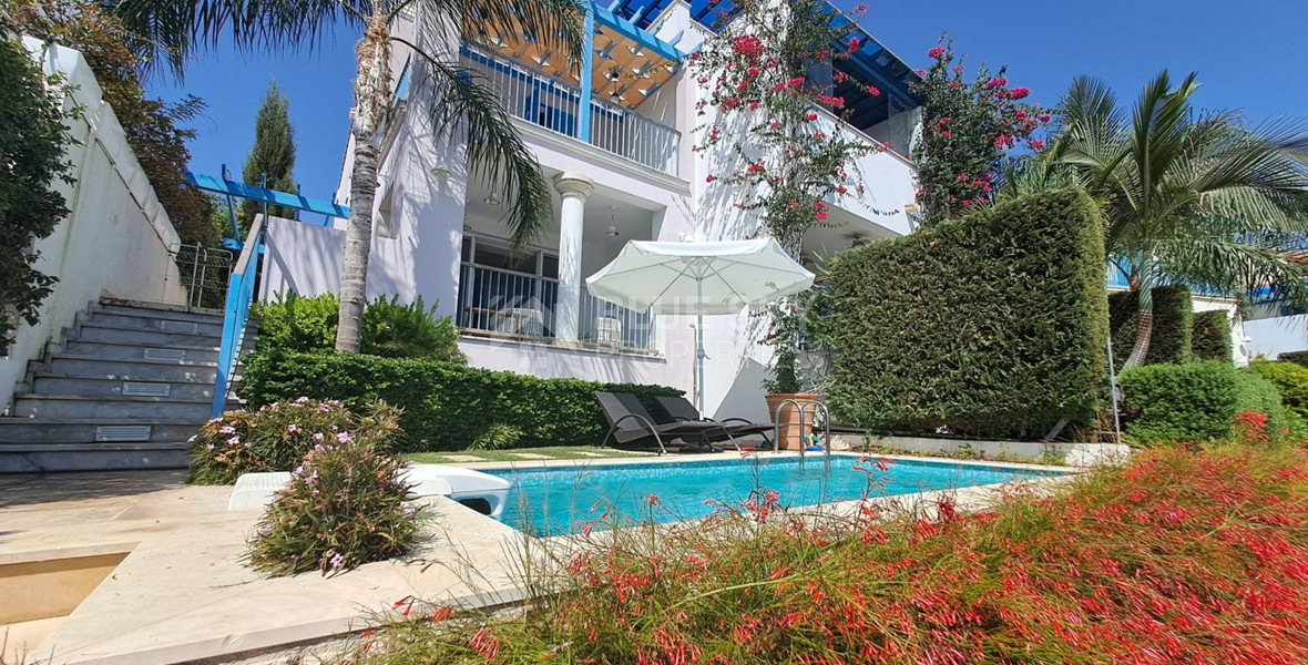 Exclusive Seafront Three bedroom Villa on Limassol Marina For Sale