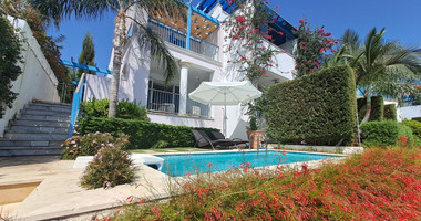 Exclusive Seafront Three bedroom Villa on Limassol Marina For Sale