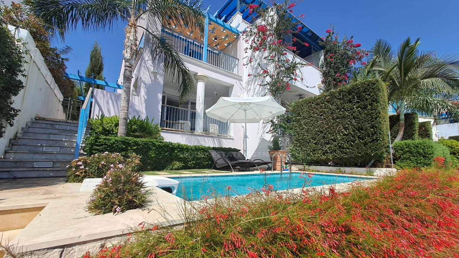 Exclusive Seafront Three bedroom Villa on Limassol Marina For Sale