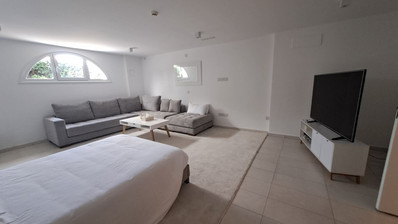 Exclusive Seafront Three bedroom Villa on Limassol Marina For Sale
