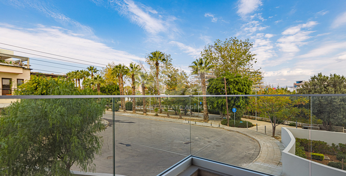 Two Bedroom Apartment For Sale In Mesa Geitonia