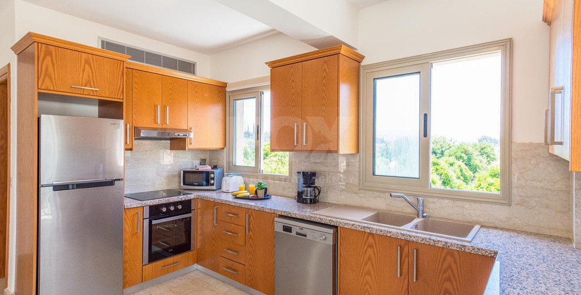 Four Bed Villa To Rent In Polis area
