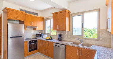 Four Bed Villa To Rent In Polis area
