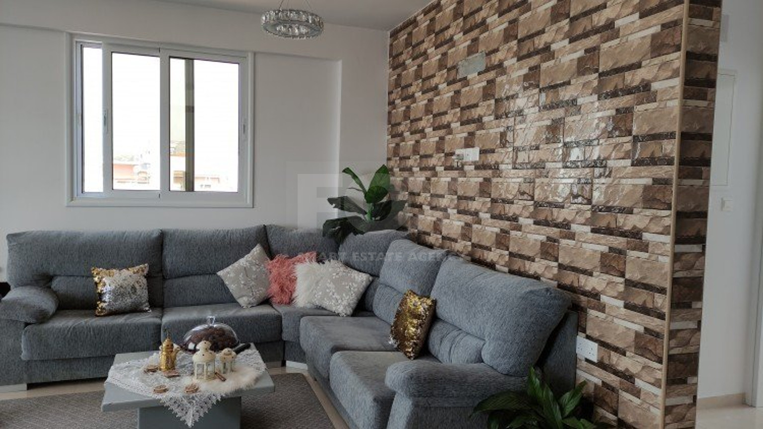 Fully Furnished 2 Bedroom Top floor Apartment in Charming Empa, Paphos