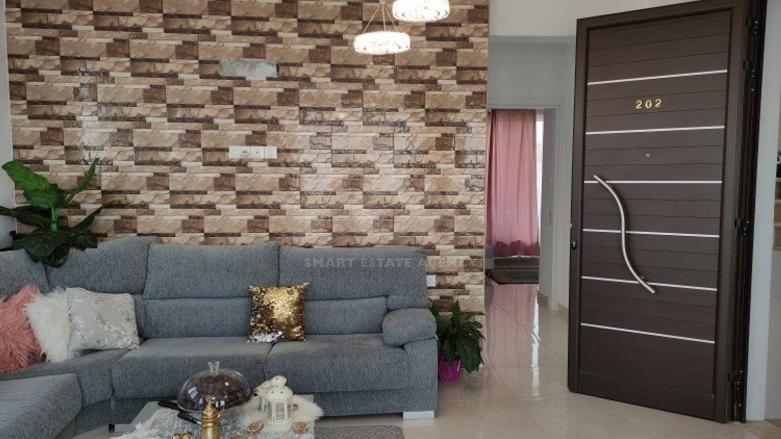 Fully Furnished 2 Bedroom Top floor Apartment in Charming Empa, Paphos