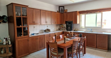 4 Bed House To Rent In Agia Fylaxis Limassol Cyprus