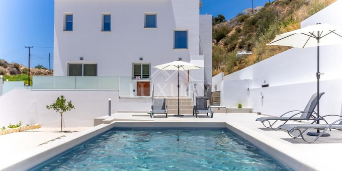 Three Bed luxury Villa In Kissonerga, Paphos