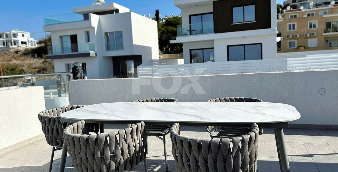 LUXURY THREE BEDROOM KEY READY VILLA WITH UNOBSTRUCTED SEA VIEWS!!