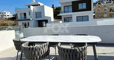 LUXURY THREE BEDROOM KEY READY VILLA WITH UNOBSTRUCTED SEA VIEWS!!