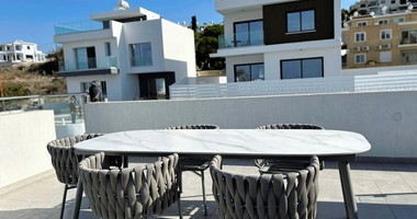 LUXURY THREE BEDROOM KEY READY VILLA WITH UNOBSTRUCTED SEA VIEWS!!