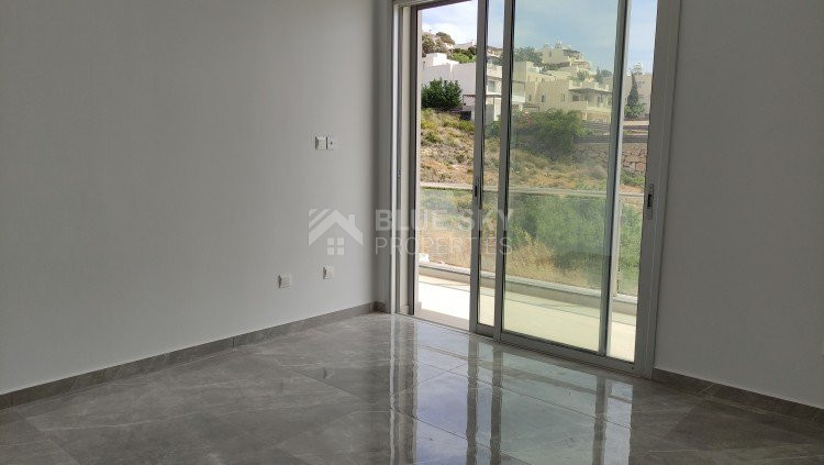 LUXURY THREE BEDROOM KEY READY VILLA WITH UNOBSTRUCTED SEA VIEWS!!