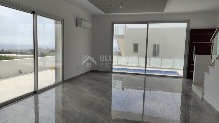 LUXURY THREE BEDROOM KEY READY VILLA WITH UNOBSTRUCTED SEA VIEWS!!