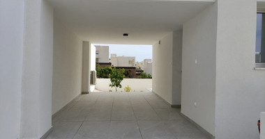 LUXURY THREE BEDROOM KEY READY VILLA WITH UNOBSTRUCTED SEA VIEWS!!