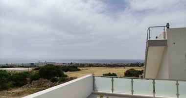 LUXURY THREE BEDROOM KEY READY VILLA WITH UNOBSTRUCTED SEA VIEWS!!
