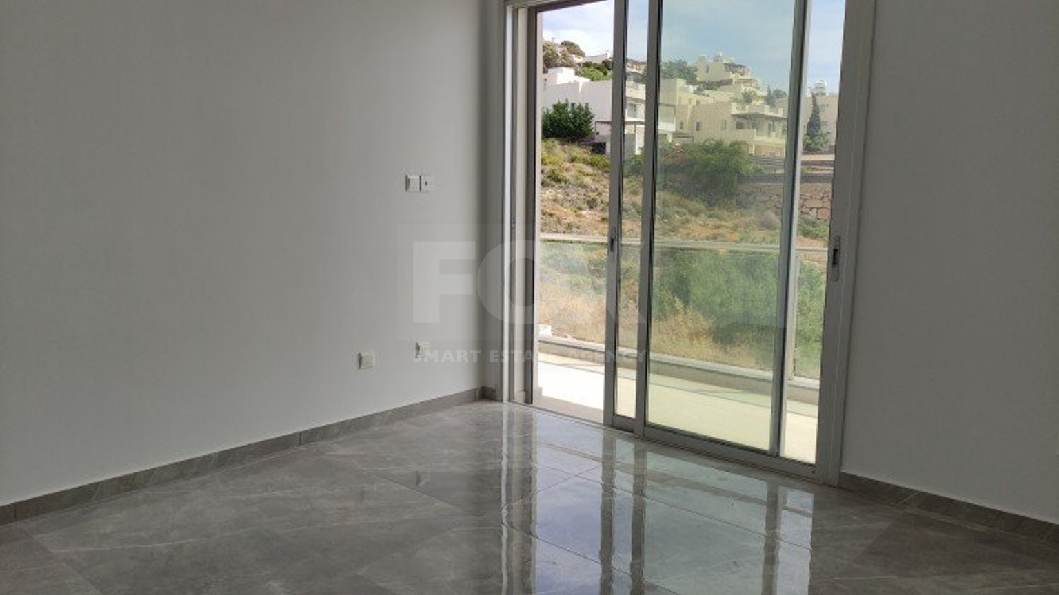 LUXURY THREE BEDROOM KEY READY VILLA WITH UNOBSTRUCTED SEA VIEWS!!