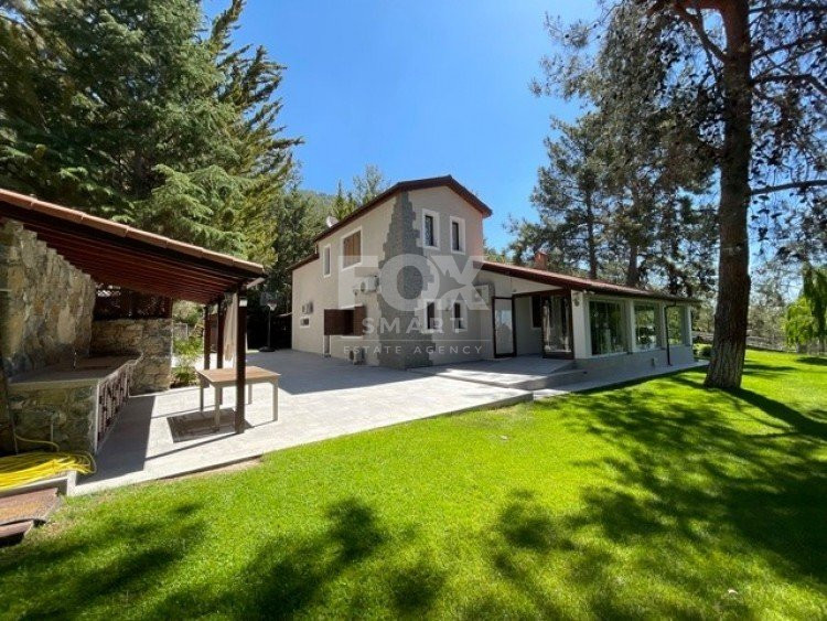 Casa 5 habitaciones 350 m² en Moniatis, Chipre