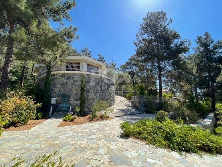 Casa 5 habitaciones 350 m² en Moniatis, Chipre