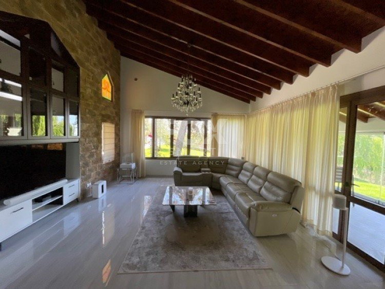 Casa 5 habitaciones 350 m² en Moniatis, Chipre