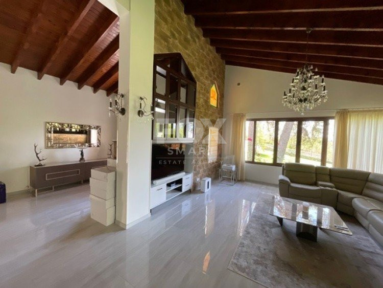 Casa 5 habitaciones 350 m² en Moniatis, Chipre
