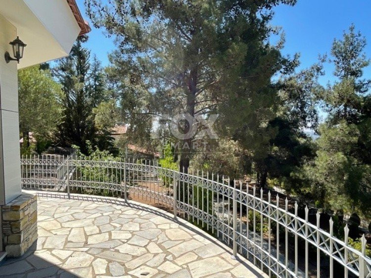Casa 5 habitaciones 350 m² en Moniatis, Chipre