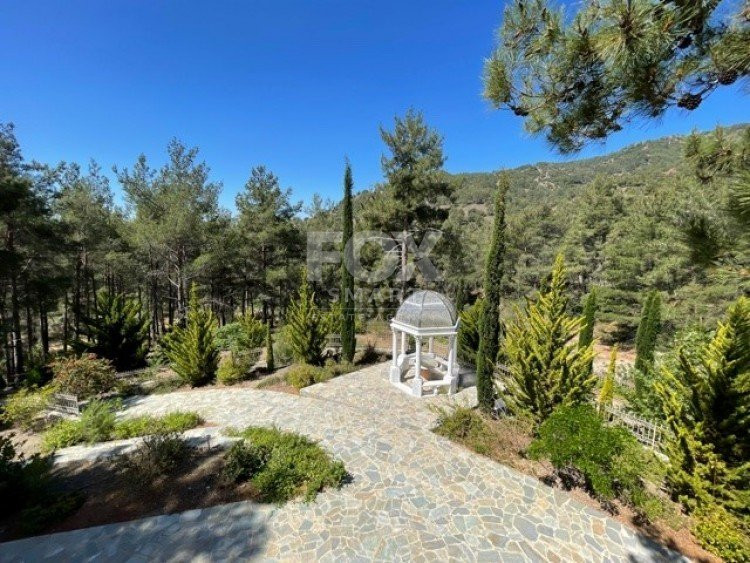 Casa 5 habitaciones 350 m² en Moniatis, Chipre