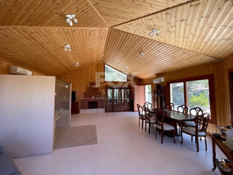 Casa 5 habitaciones 350 m² en Moniatis, Chipre