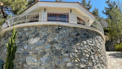 Luxury Viila with guest house in Moniatis with its own private grounds of landscaped gardens engulfed by forest trees.
